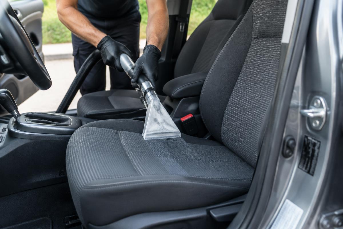 Autobekleding Reinigen door B Cleaning